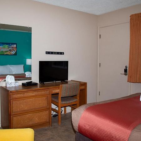 Bowmont Motel Penticton Bagian luar foto