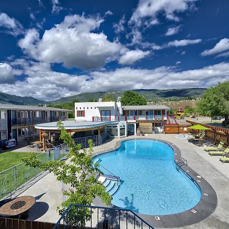 Bowmont Motel Penticton Bagian luar foto