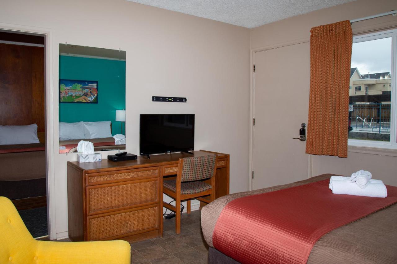 Bowmont Motel Penticton Bagian luar foto